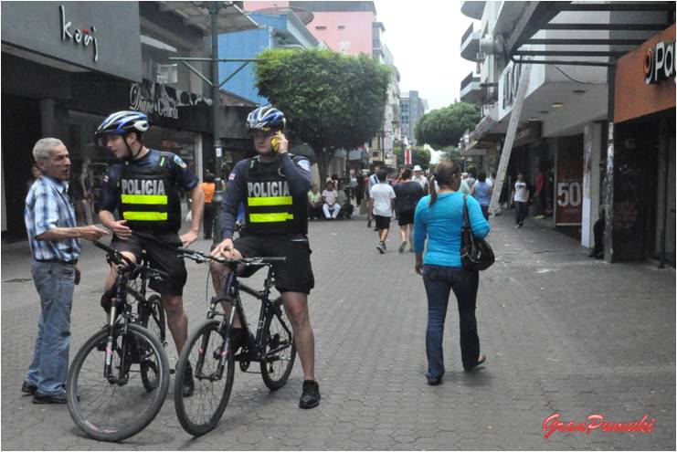 La avenida Central de San Jose de Costa Rica está llena de vitalidad y comercio. Blog Viajes Costa Rica, San José