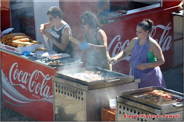 Te puedes tomar un bocata de los que preparan en las carreras del Jarama