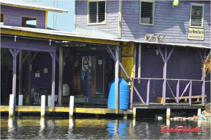 Puerto Almirante es el lugar de partida hacia Bocas del Toro. En Blog de Viajes, Bocas del Toro con niños