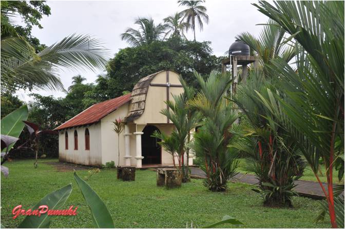 Iglesia en el pueblo de Tortuguero