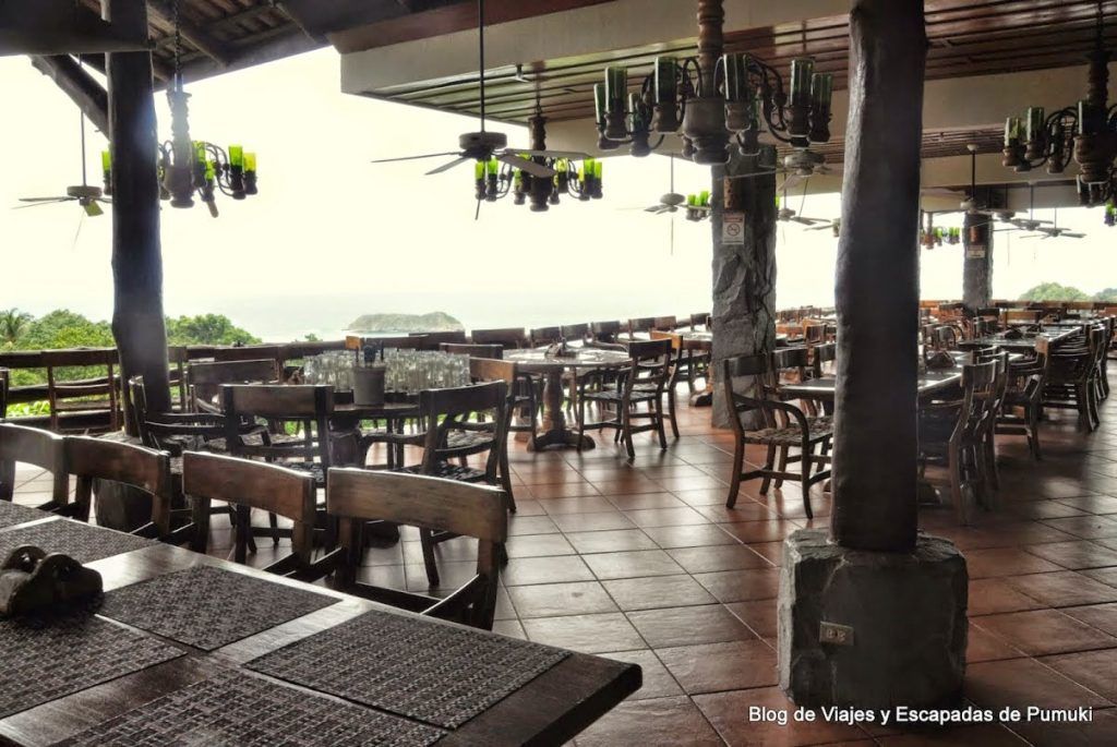 Barra de bar de el Avión de Manuel Antonio