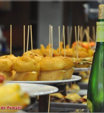 Una ruta de pinchos es parte imprescincible de lo que hay que hacer en Guetaría