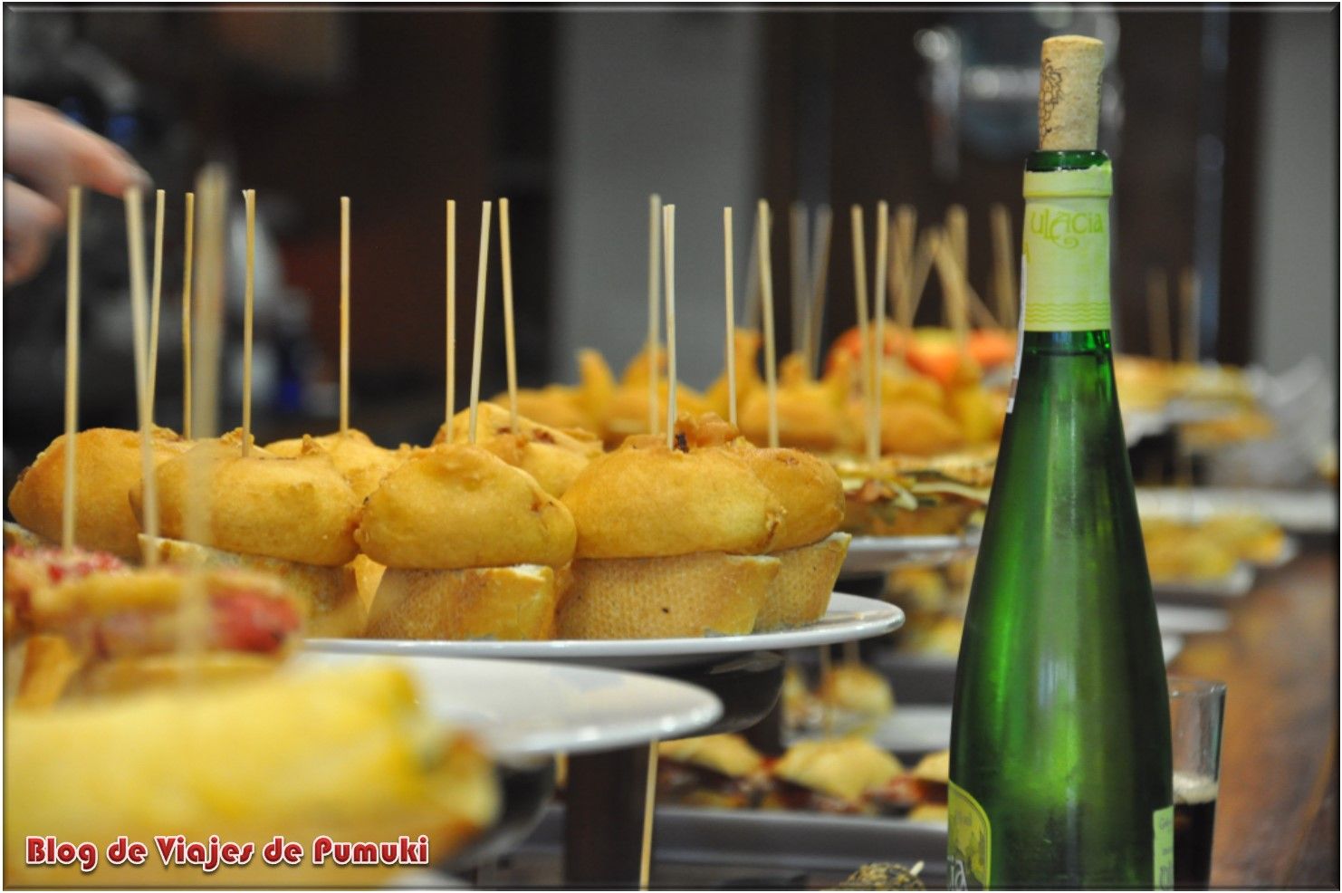Una ruta de pinchos es parte imprescincible de lo que hay que hacer en Guetaría