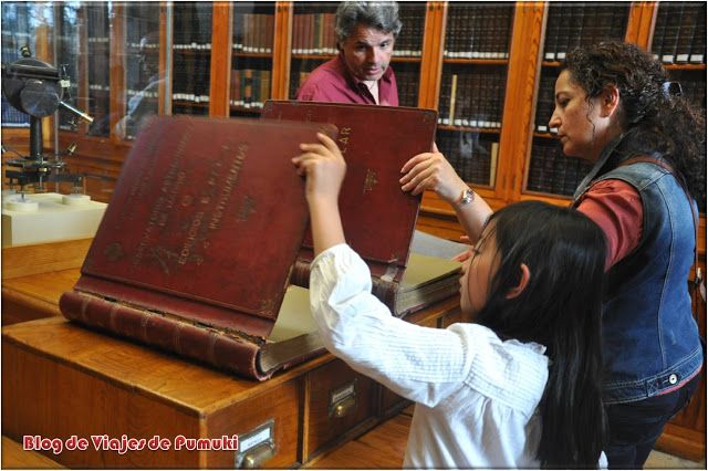 Libros antiguos en la biblioteca del Observatorio de Madrid