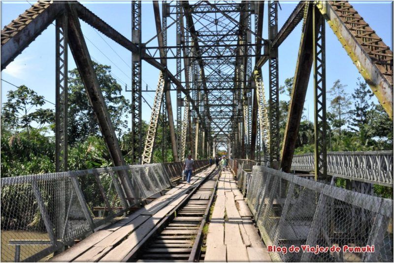 El puente de Sixaola separa Costa Rica de Panama.