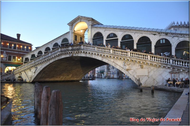 Puente de Rialto en Venecia