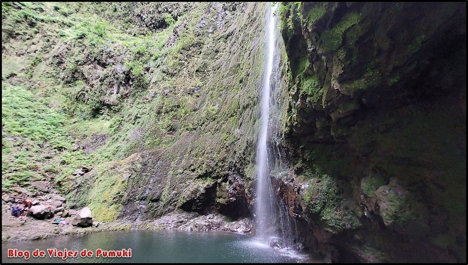 Cascada de la levada de la Caldeira Verde en Madeira
